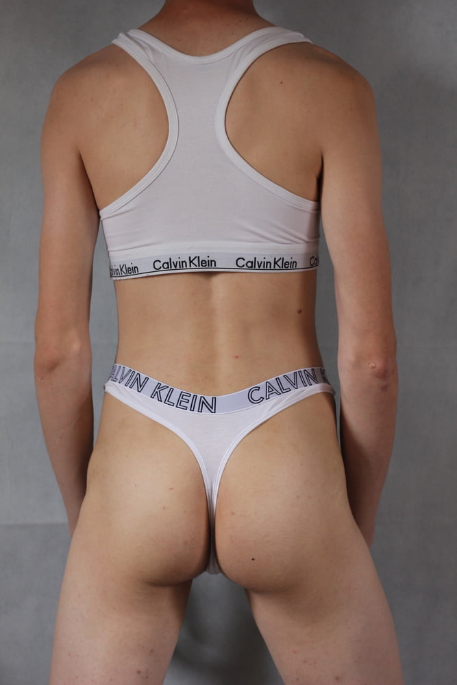 Calvin Klein #106971346