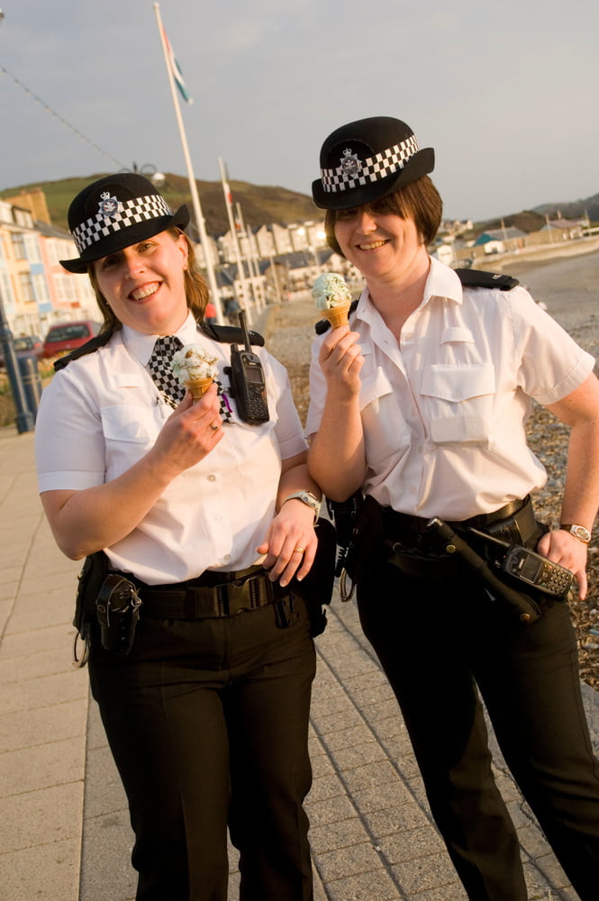 BRITISH POLICEWOMEN...WPC #99695654