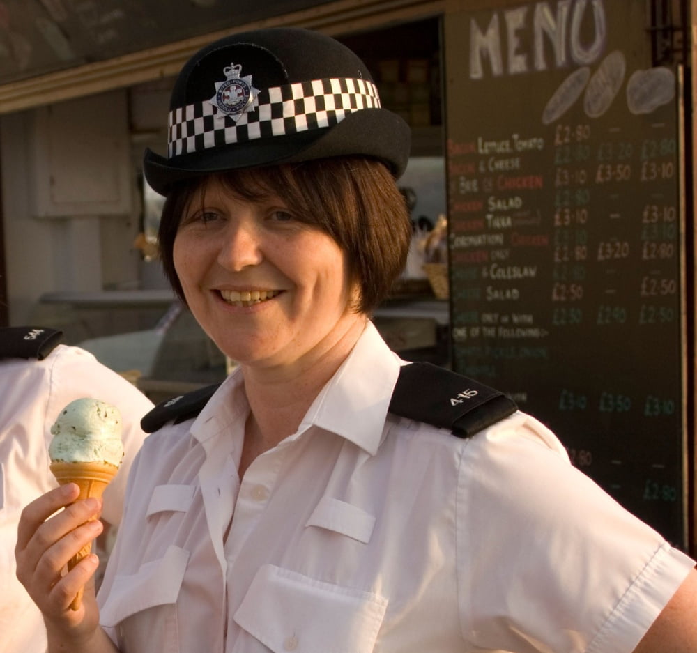 イギリスの女性警察官...wpc
 #99695657