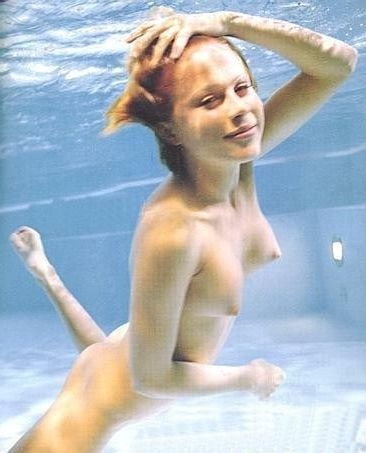 水の中
 #102943844