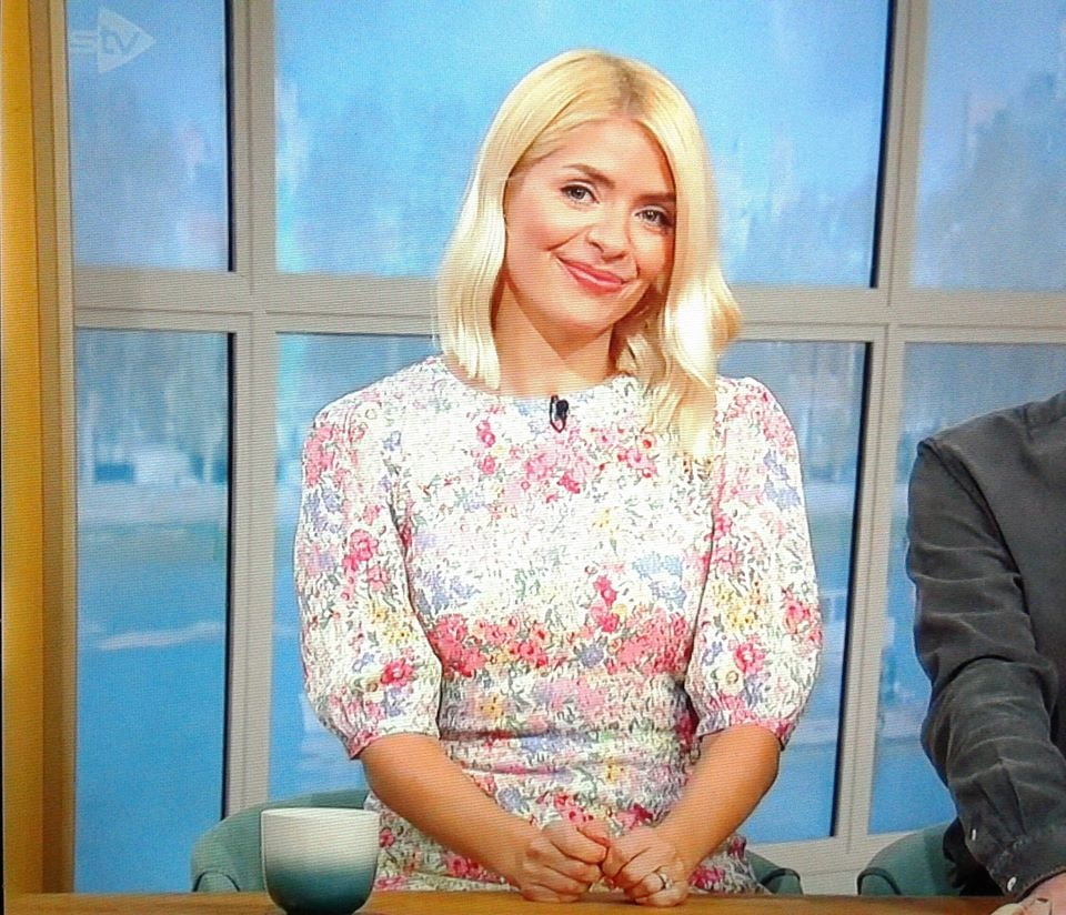 My fave tv presenters- holly willoughby pt.89
 #104301904