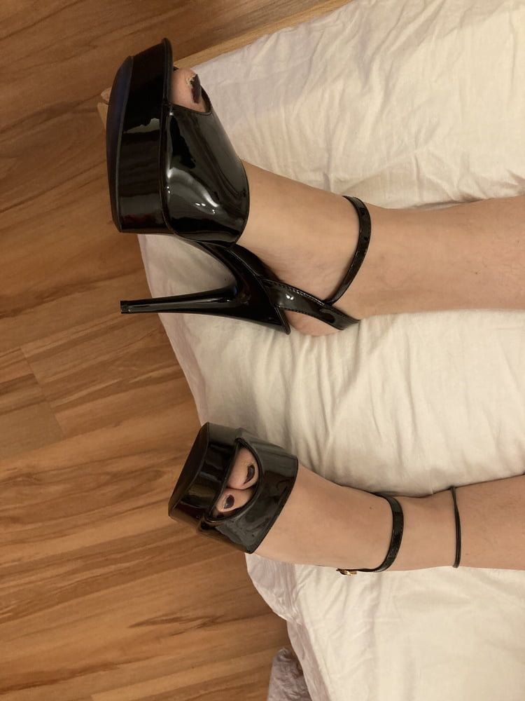 Zapatos, pies y piernas sexy
 #106696163