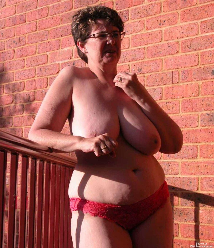 Madura caliente
 #93886332