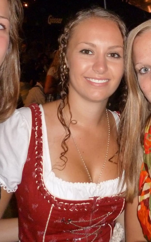 Sexy Dirndl Mädchen 380
 #80925205