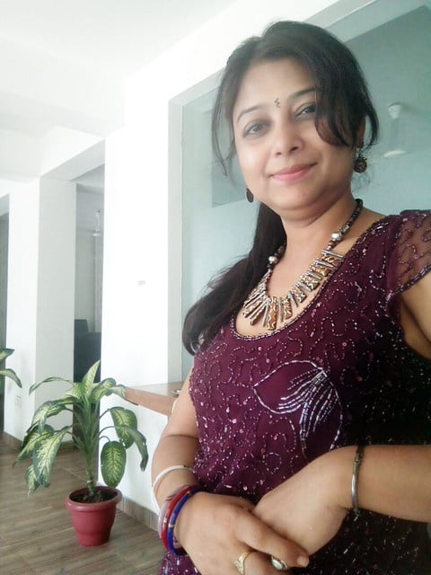 Sangeetha, épouse indienne desi
 #98127193