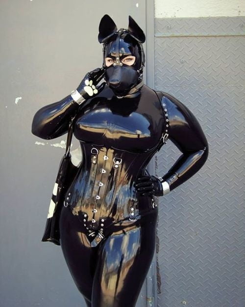 Latex Rubber Milf Mature BBW April issue #101227687