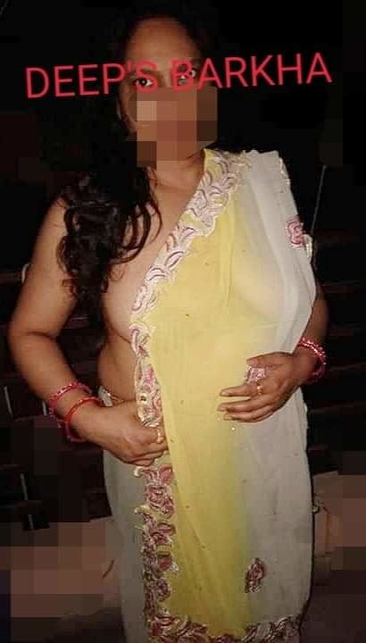 Desi Indian exhibitiobist cuckold wife Barkha outdoor #80621599