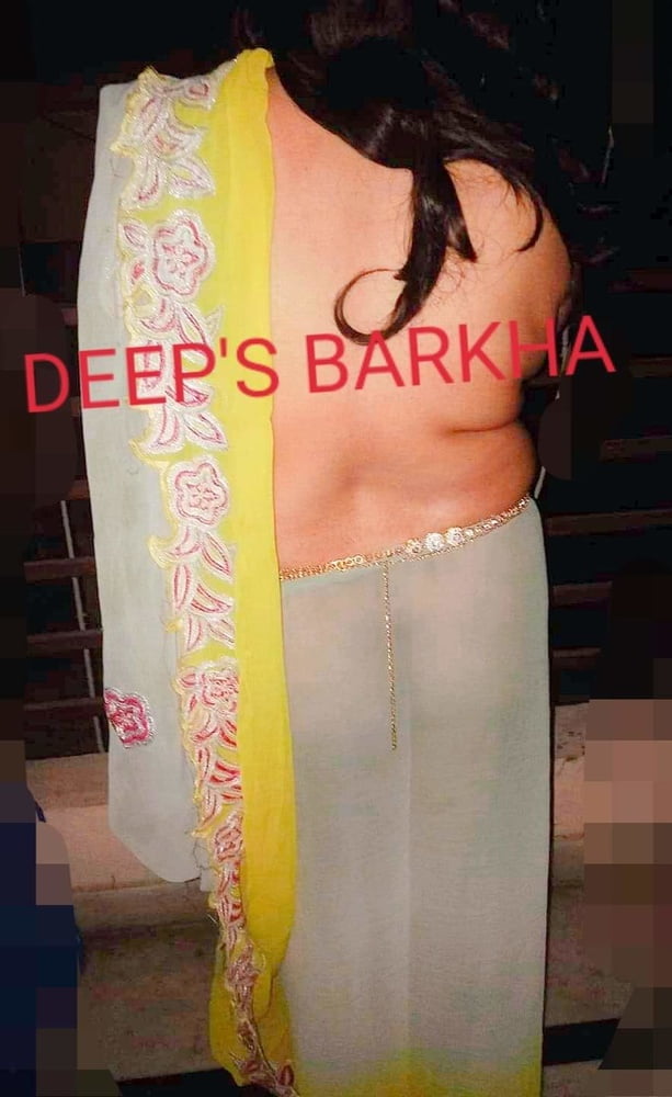 Desi Indian exhibitiobist cuckold wife Barkha outdoor #80621601