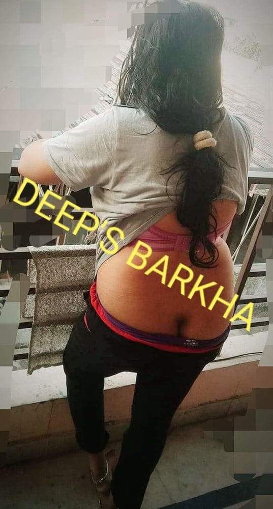 Desi Indian exhibitiobist cuckold wife Barkha outdoor #80621646