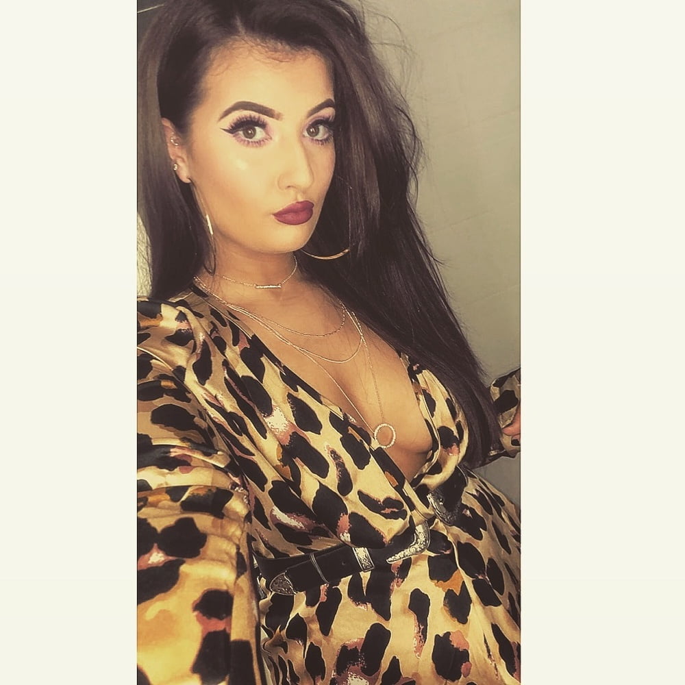 Curvy slag twin megan
 #95823378