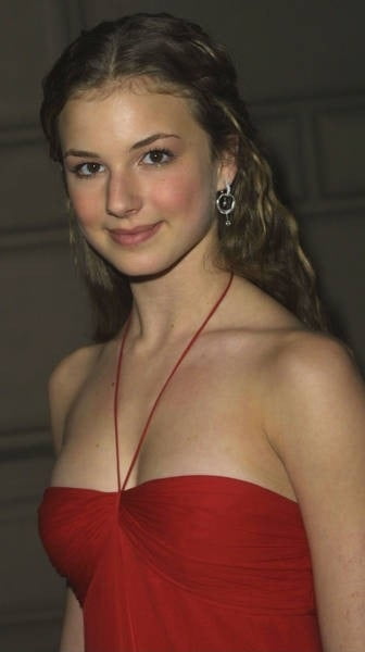 Emily vancamp
 #81900751