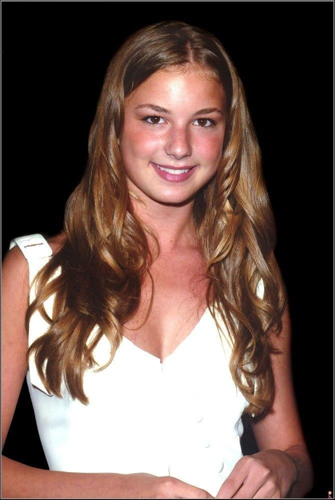 Emily VanCamp #81900754