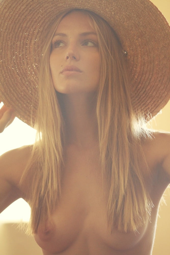 Mieles calientes con sombrero
 #93261504