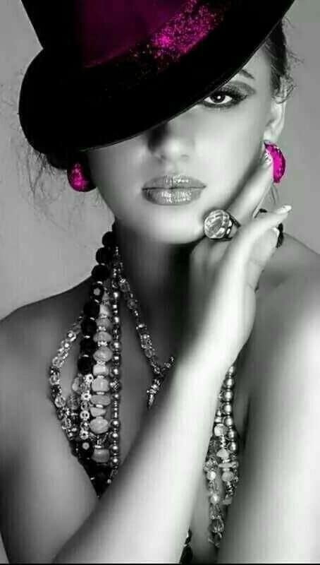 Mieles calientes con sombrero
 #93261697