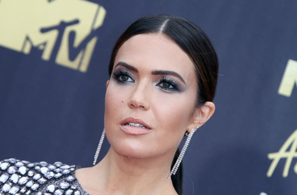 Mandy moore - mtv movie and tv awards (16 junio 2018)
 #103977885