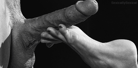 足コキ (gif)
 #102754985