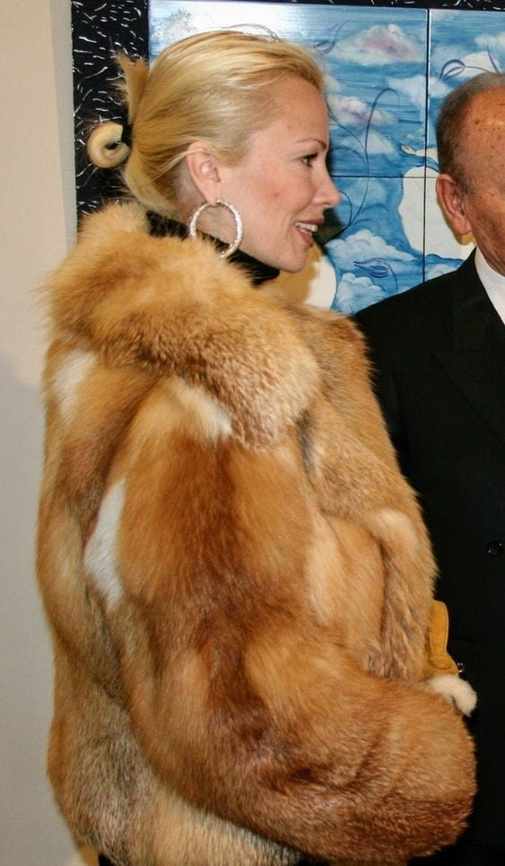 Woman in fur coat 21 #104634026