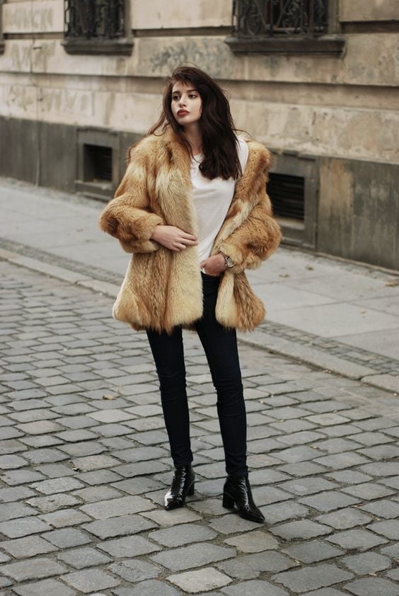 Woman in fur coat 21 #104634050