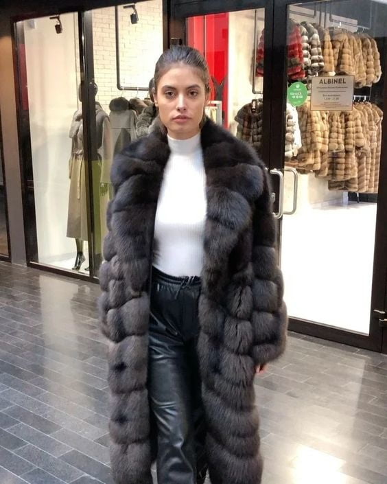 Woman in fur coat 21 #104634108