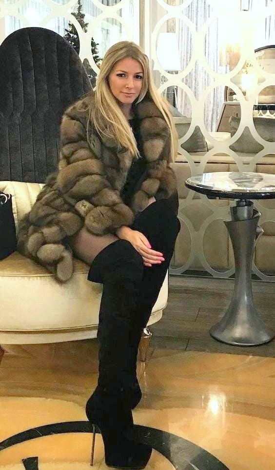 Woman in fur coat 21 #104634304