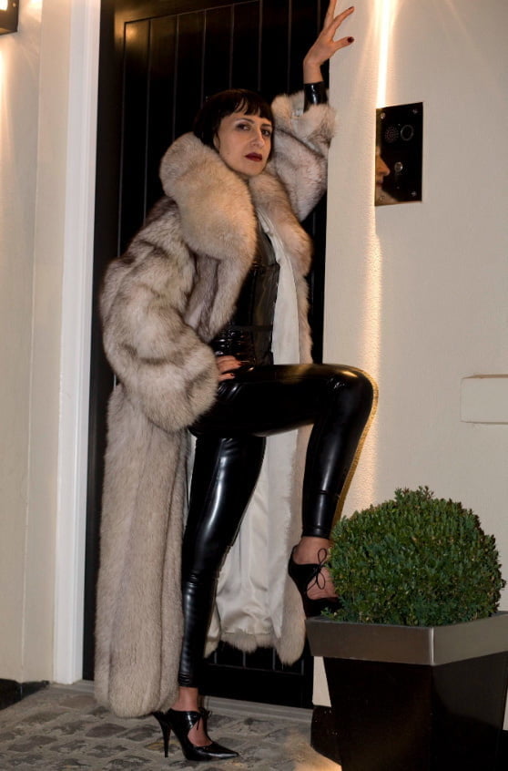 Woman in fur coat 21 #104634337