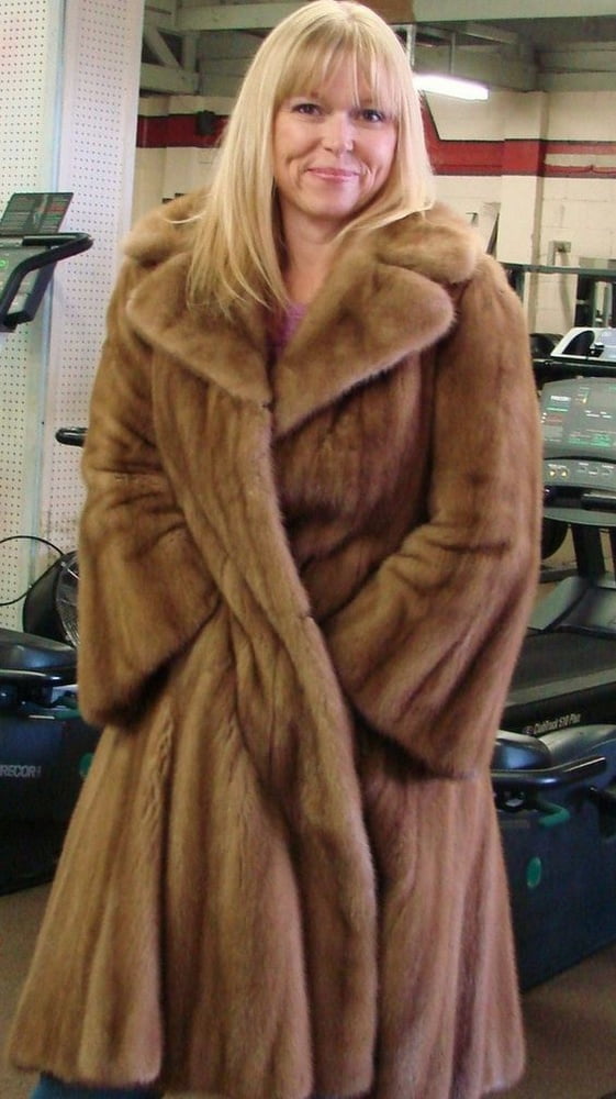 Woman in fur coat 21 #104634461