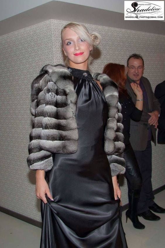Woman in fur coat 21 #104634474