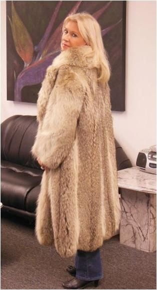 Woman in fur coat 21 #104634506