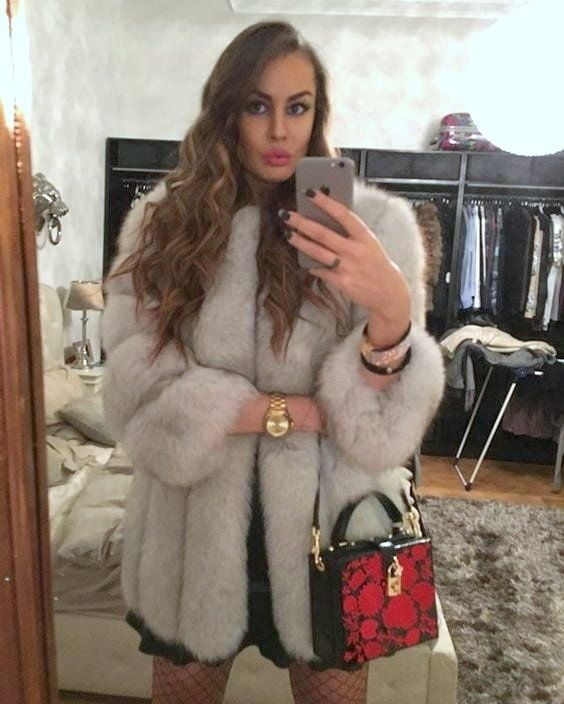 Woman in fur coat 21 #104634622