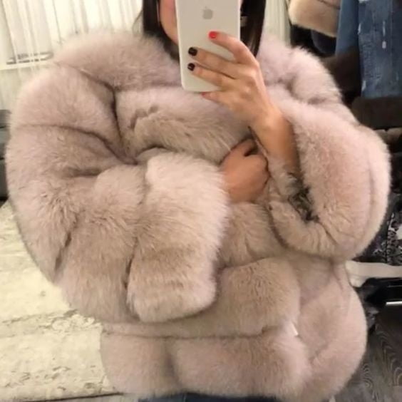 Woman in fur coat 21 #104634670