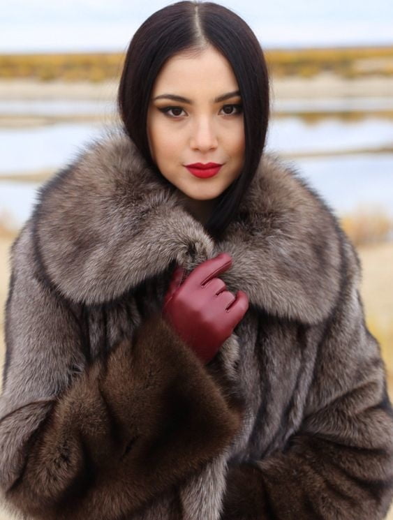 Woman in fur coat 21 #104634777