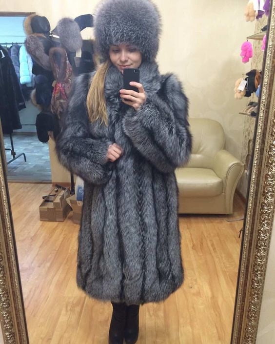 Woman in fur coat 21 #104634832
