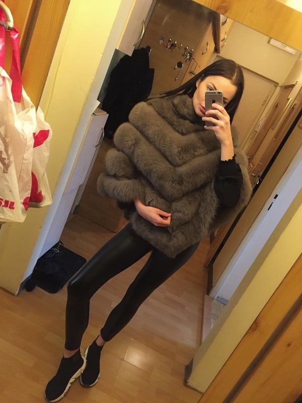 Woman in fur coat 21 #104634999