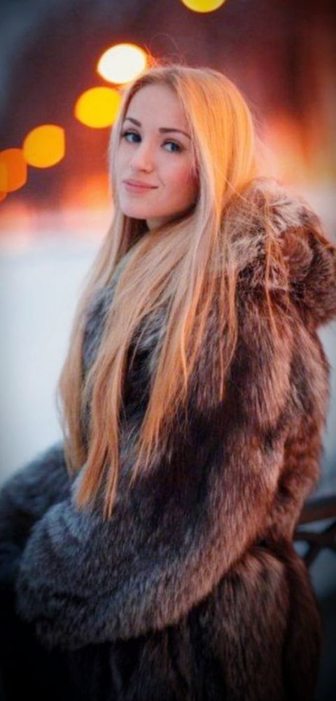 Woman in fur coat 21 #104635066