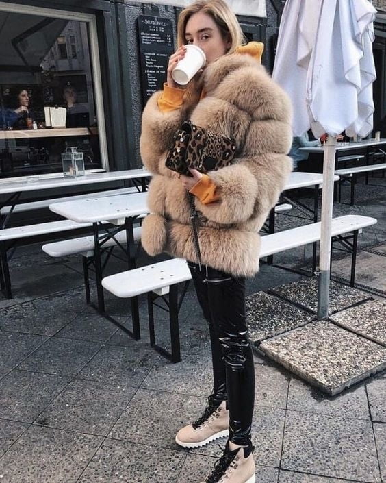 Woman in fur coat 21 #104635072