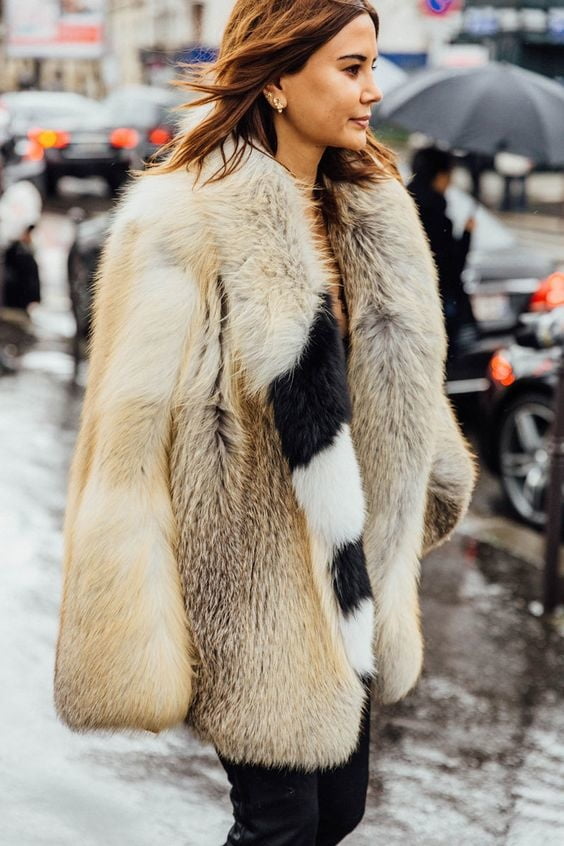 Woman in fur coat 21 #104635077