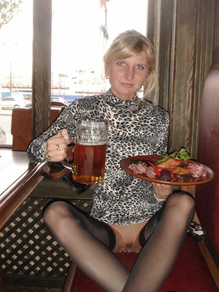 Showing the goods in public view #89096505