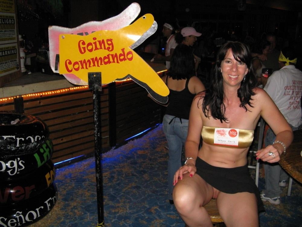 Showing the goods in public view #89096526