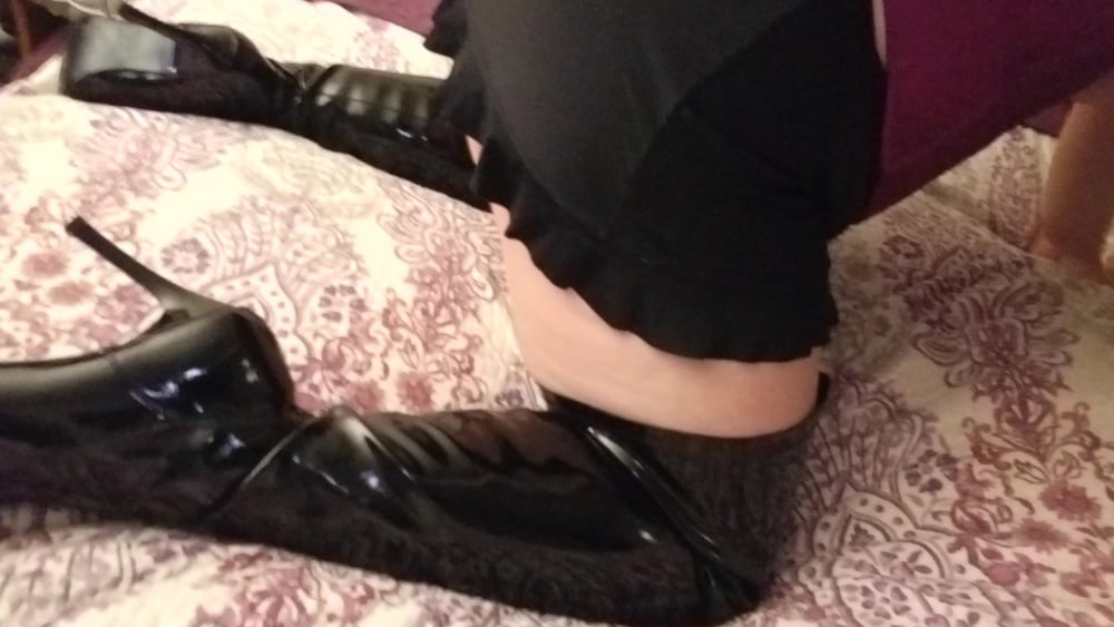 Hubby home early surprised to find wife in thighhigh boots #107163372