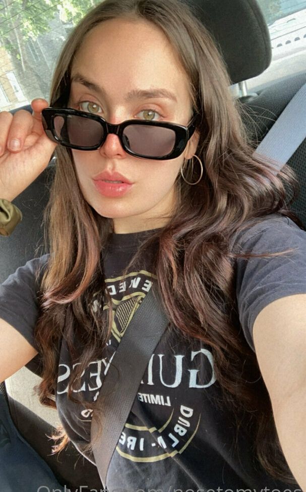 Nosetomytoes desnuda #108075243