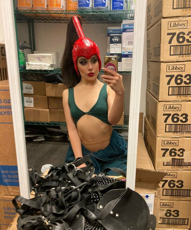 Nosetomytoes desnuda #108075245