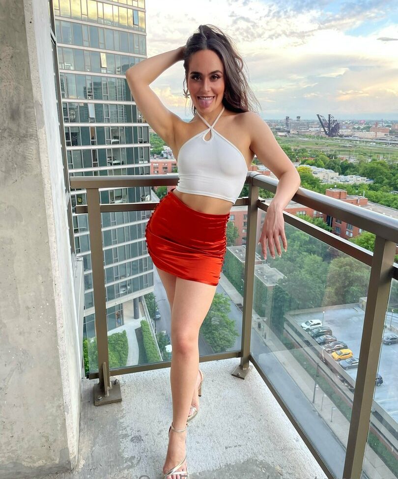 Nosetomytoes desnuda #108075247