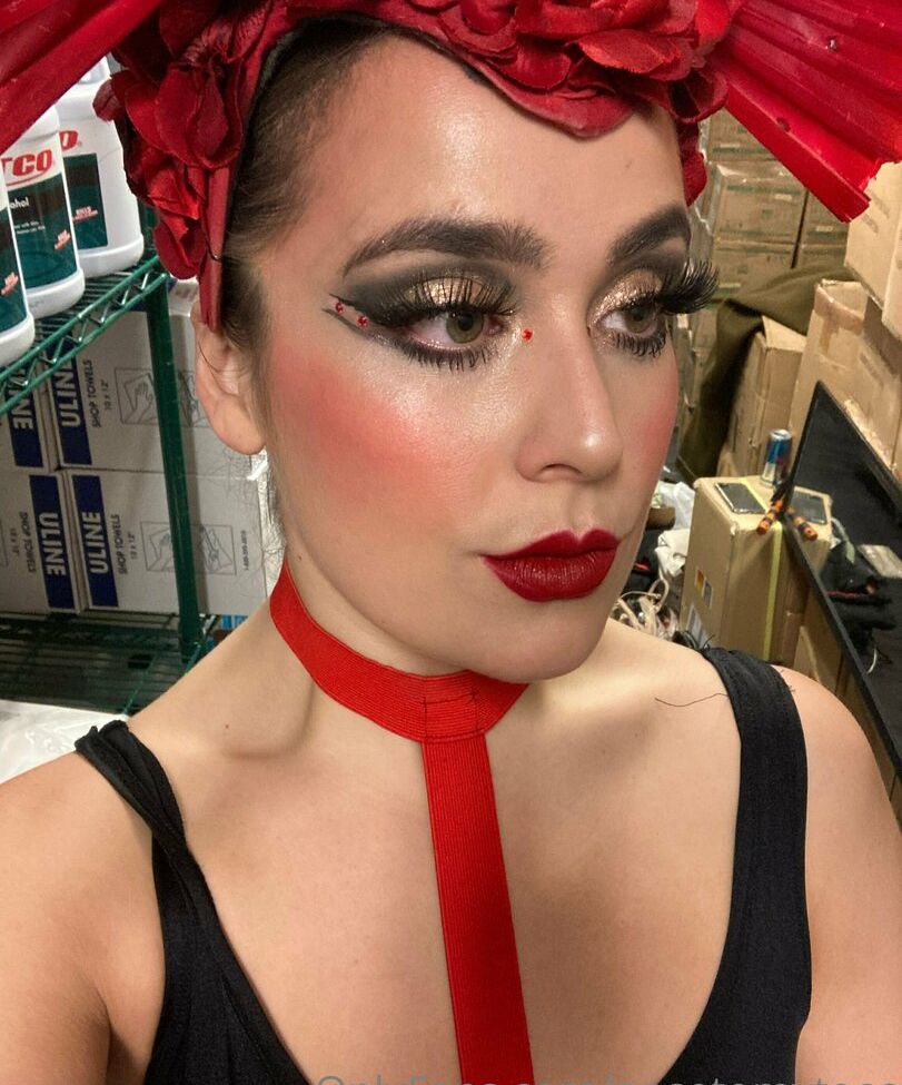 Nosetomytoes desnuda #108075250