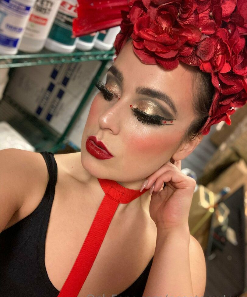 Nosetomytoes desnuda #108075253