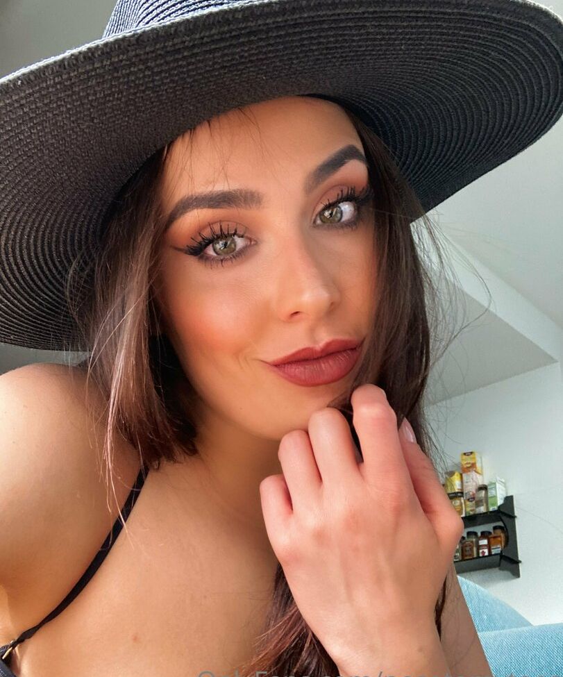 Nosetomytoes desnuda #108075254