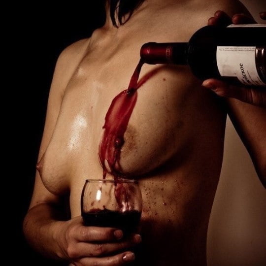 Beber la pone en el estado de ánimo
 #91050667