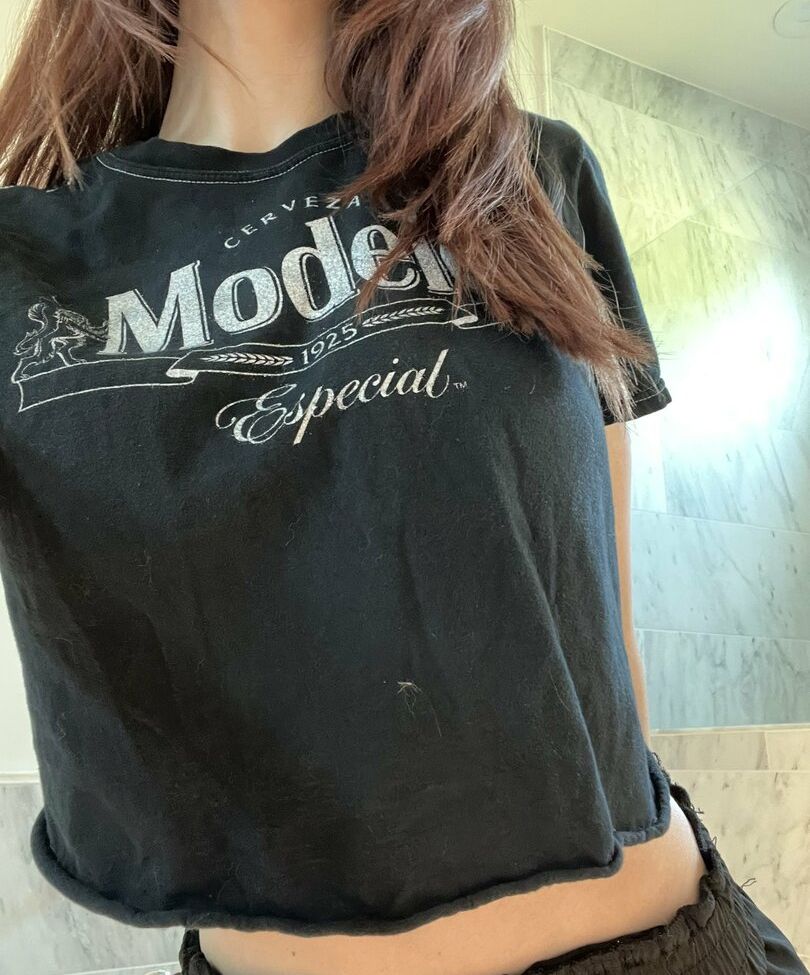 Emmia desnuda #107978149