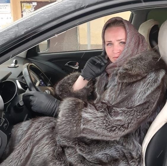 woman in fur coat 23 #99828329