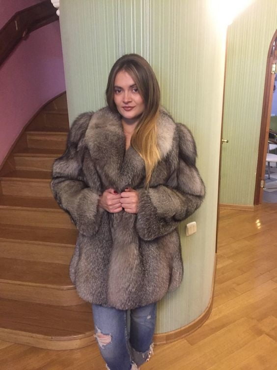 woman in fur coat 23 #99828492