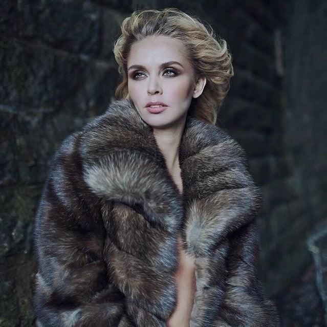 woman in fur coat 23 #99828813